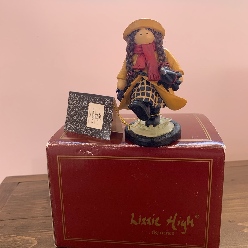 Lizzie High resin figurine